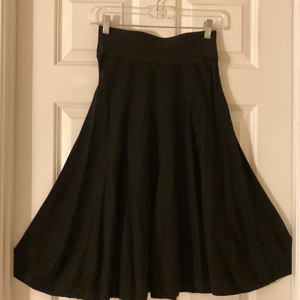 Nic+Zoe PP black circle skirt L28” Waist 26-28” for 0P-2P. elastic band. NWT